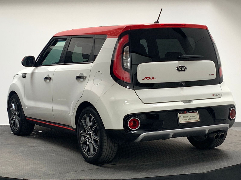 KIA Soul  5 pts. SX, 1.6T, TA, a/ac. Aut., f. led, xenón, RA-18 2018